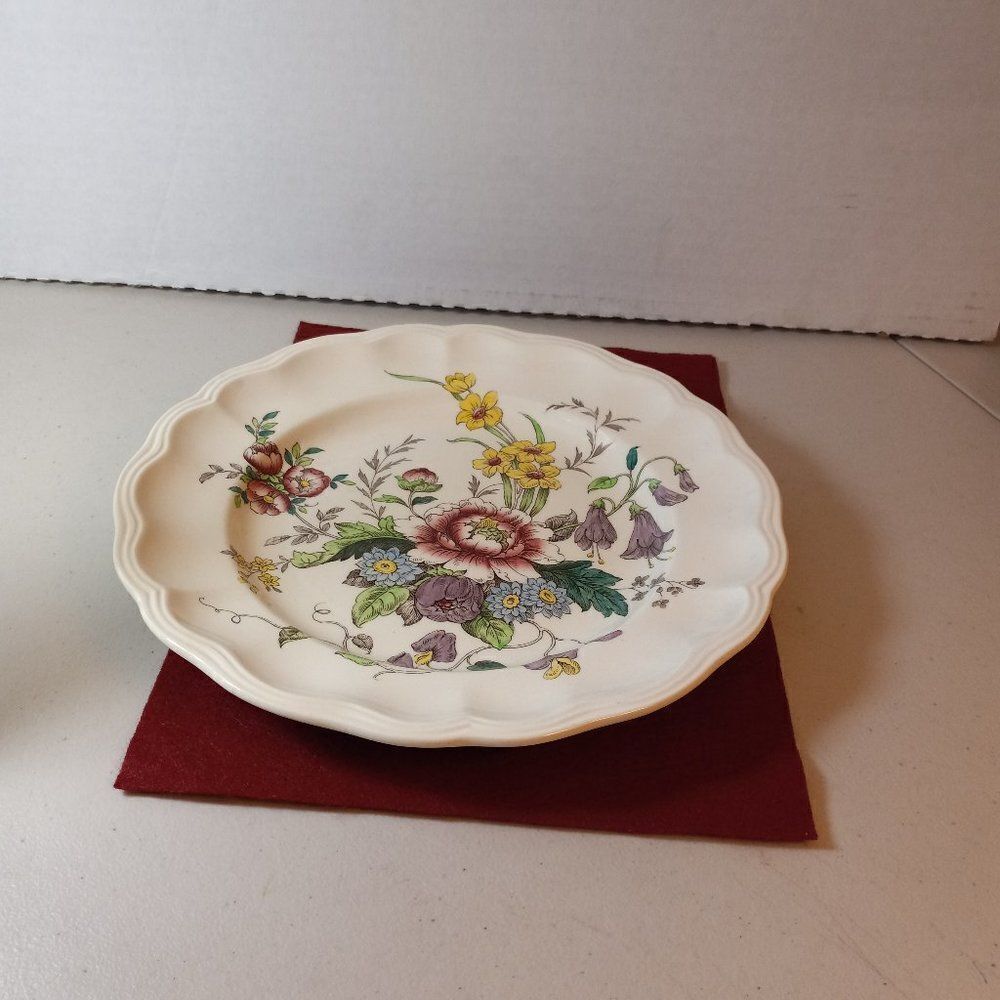 Copeland, Spode Plate Cottagecore Kitsch Floral